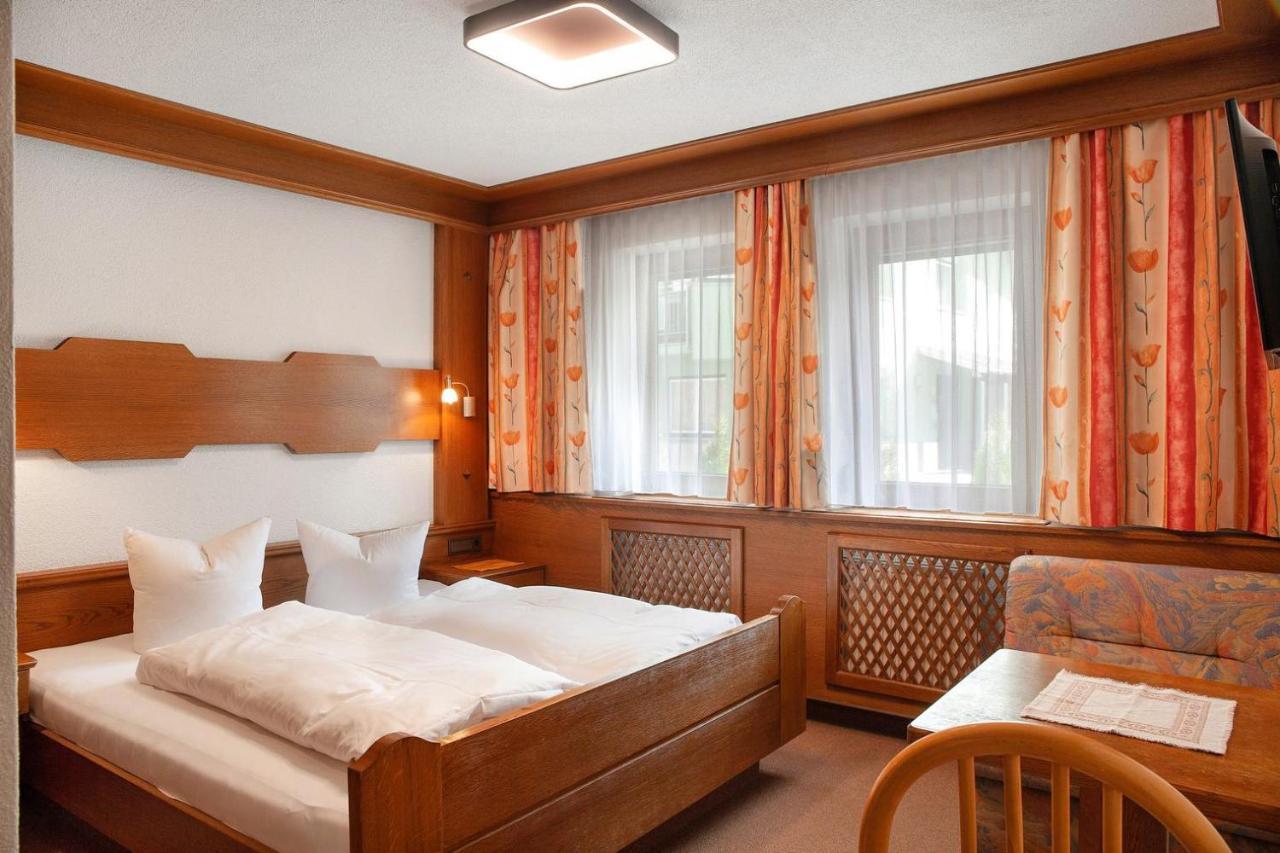 Hotel Kardona 3*