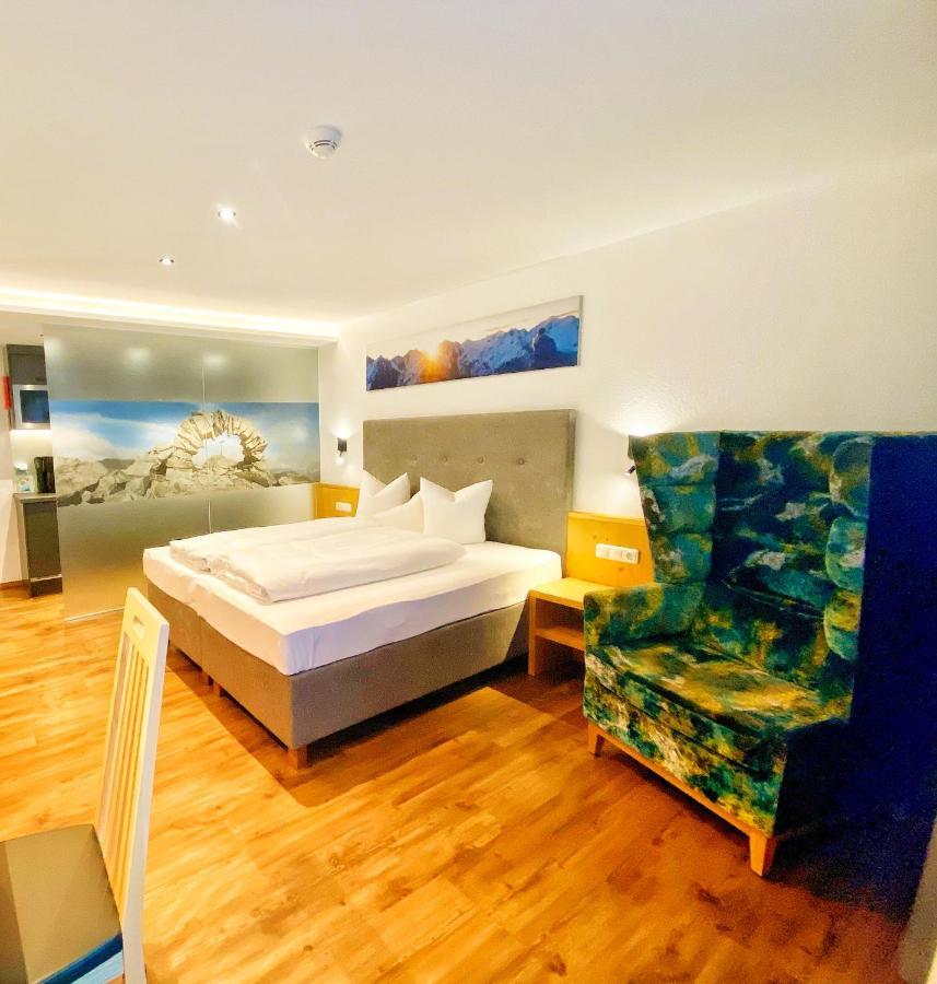 Kardona Hotel 3*