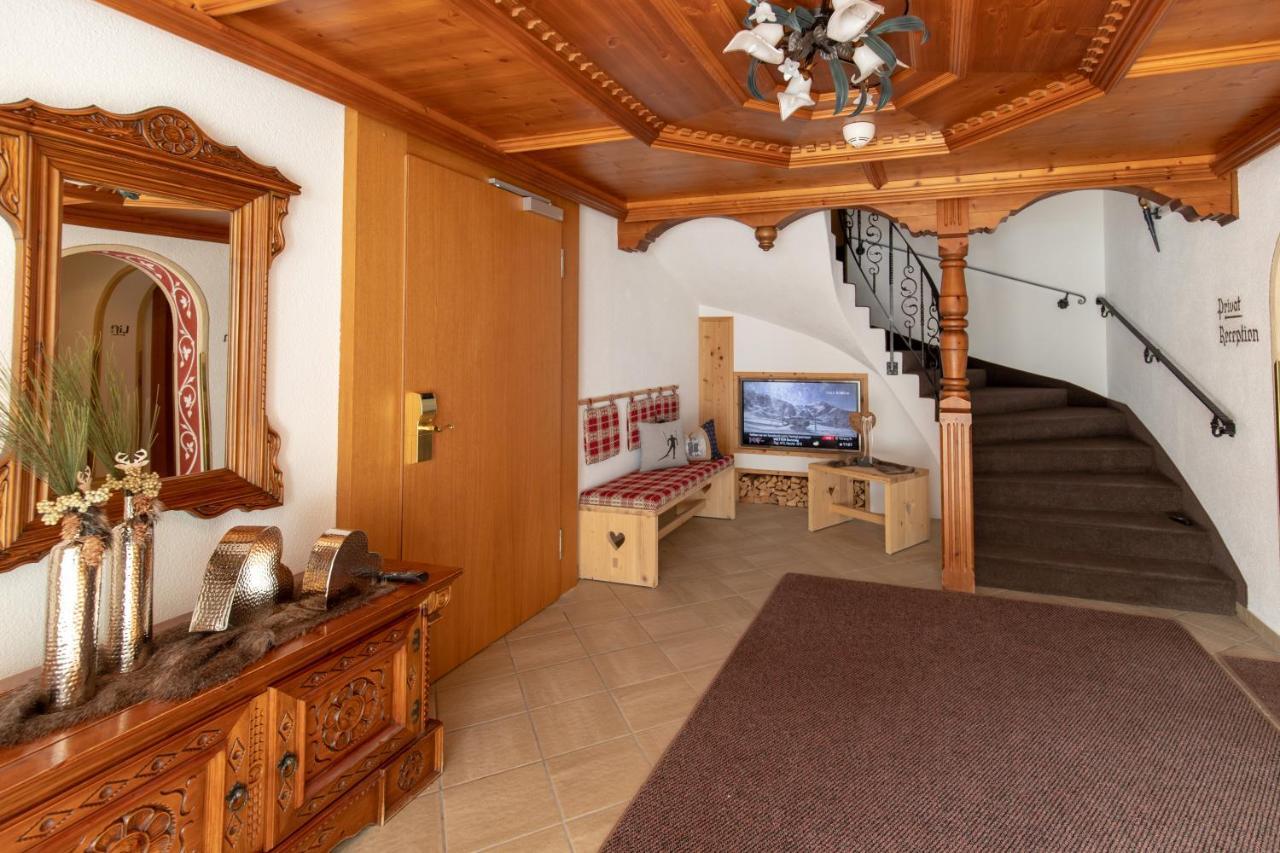 Kardona Hotel 3*